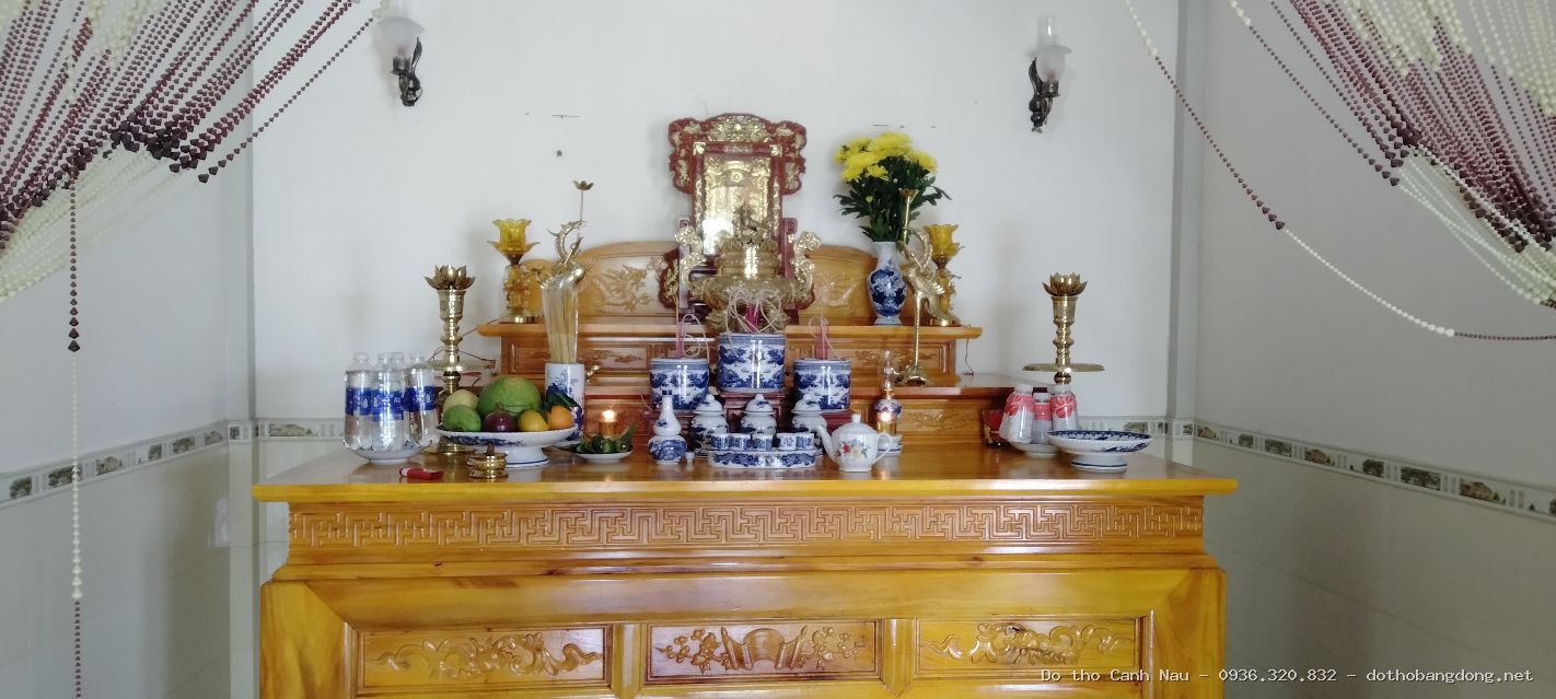 Bàn giao bàn thờ Ô Xa sơn son thếp vàng đẹp, lồng kính - Đồ thờ Sơn Vũ